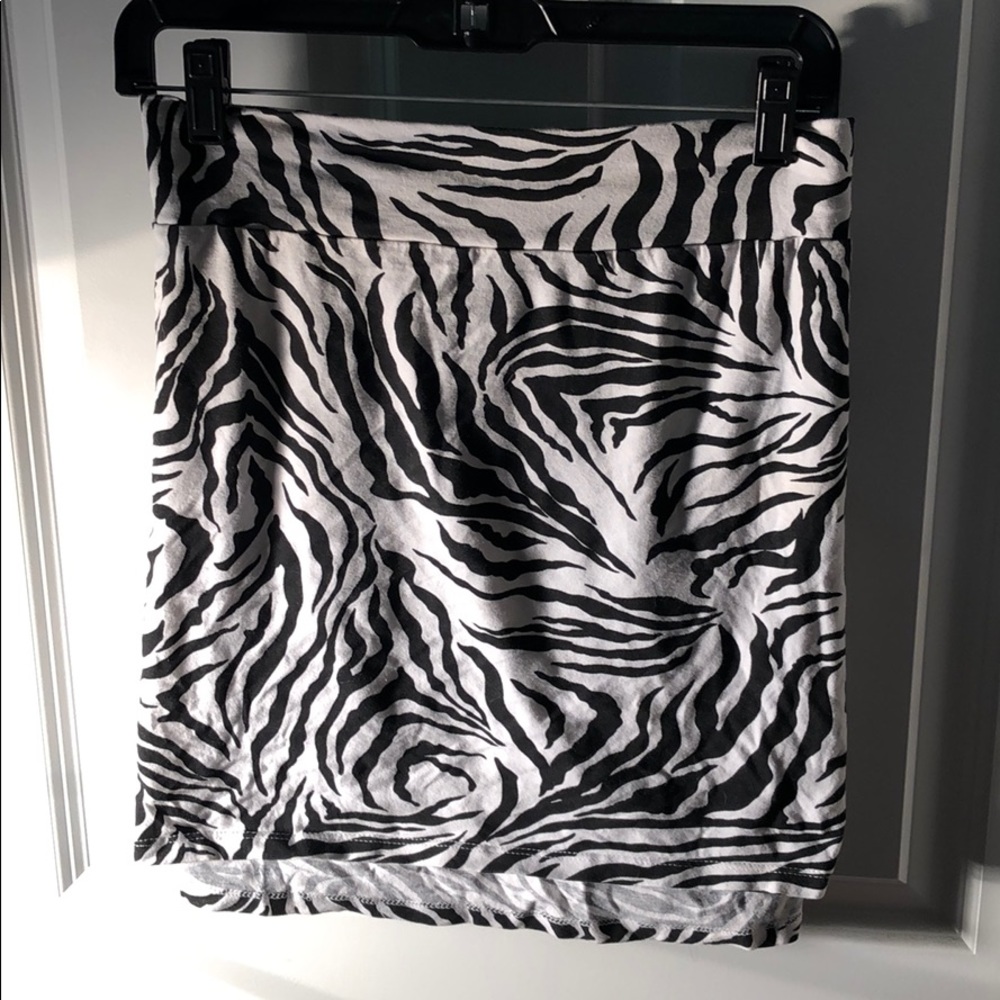 Torrid zebra print skirt
